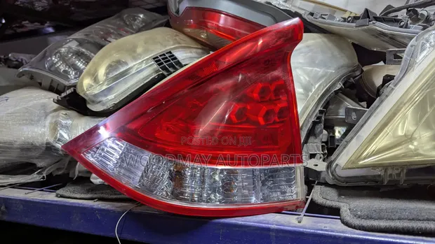 Honda Insight Tail Light - 1