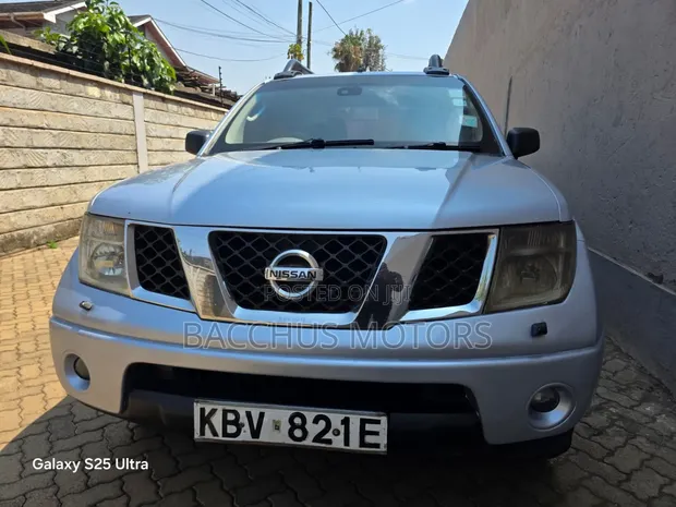 Nissan Navara 2.5 Automatic 2006 Silver - 1