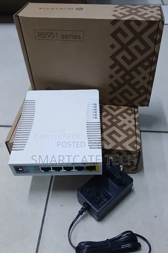 MikroTik RB951Ui-2HnD Routeri ya Wireless Asili - 1