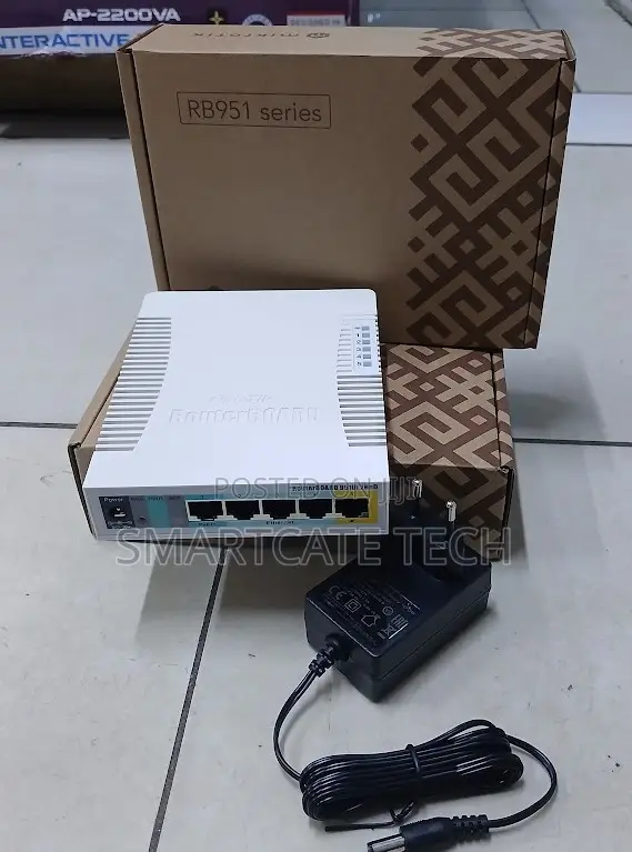 MikroTik RB951Ui-2HnD 2.4GHz AP, Milango 5 ya Ethernet - 1