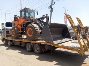 Truk Low-Bed kwa Usafirishaji wa Mashine