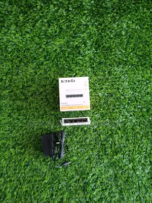 PowerMax Tenda 5-Port LAN Switch - Stable Connectivity