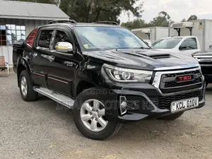 Toyota Hilux 2010 Nyeusi