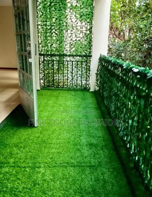 Deluxe Artificial Green Grass Carpet - 1