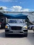 Bentley Bentayga 2017 Silver - 1