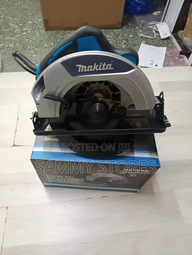 Makita Electric Circular Saw for Wood Cutting - 1