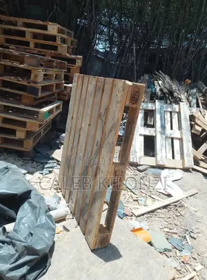 Heavy Duty Wooden Pallets - Used