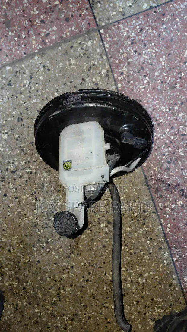 Nissan Juke Brake Booster and Master Cylinder - 1