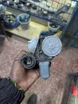 Toyota Vitz Window Motor (Used, Ex-Japan) - 1