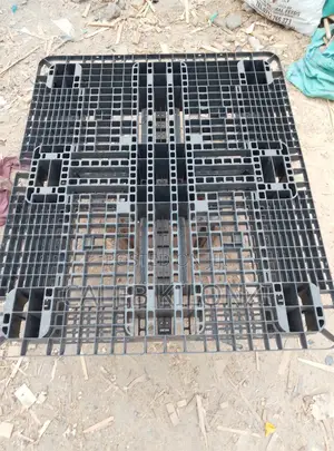 Used Storage Plastic Pallets