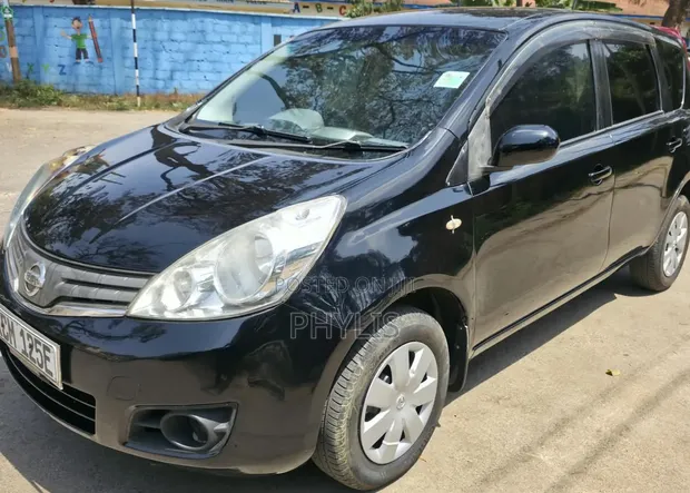 Nissan Note 2010 - 1
