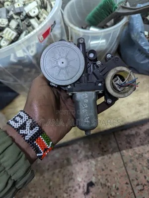 Toyota Axio Window Motor (Used)