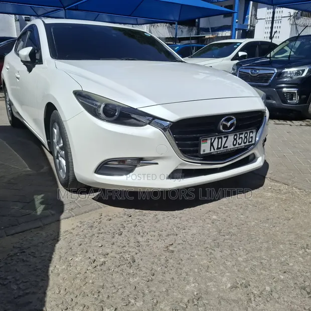 Mazda Axela 2018 White - 1
