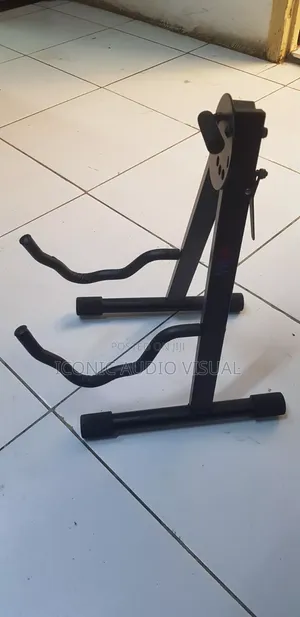 SCL-VH Wall-Mounted Swivelling Guitar Stand