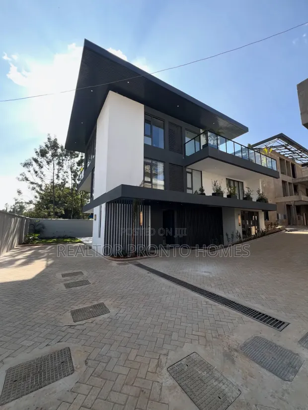 5-Bedroom Villa for Sale in Lavington, Muthangari - 1