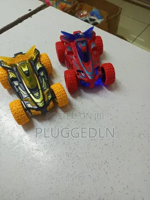 Gari la Toyi la Stunt Linalopinduka pande mbili