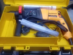 DeWalt 800W Rotary Hammer Mpya