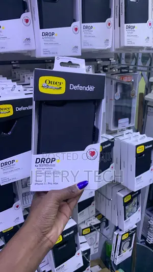 OtterBox Defender Series Rugged Case kwa Apple iPhone 11 Pro Max - Nyeusi