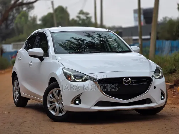 Mazda Demio 2019 White - 1