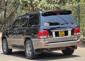 Toyota Land Cruiser Cygnus 2005 Nyeusi
