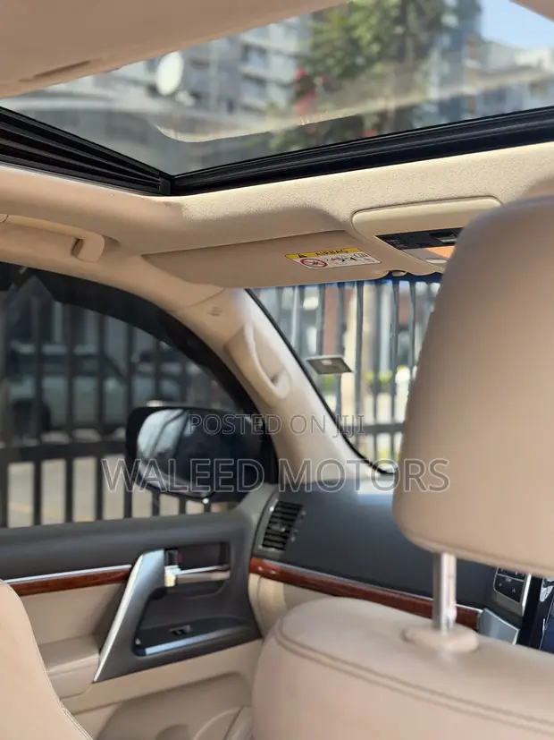 Toyota Land Cruiser V8 2014 Red - 1