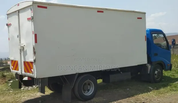 Toyota Dyna 2013 Blue - 1