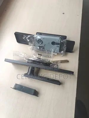 Door Lock with Handle - Brand New