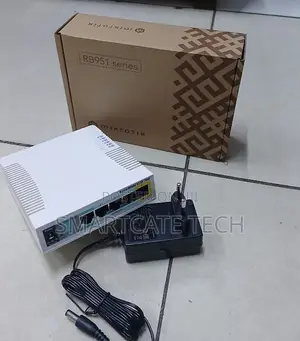 MikroTik RB951Ui-2HnD Router ya WiFi
