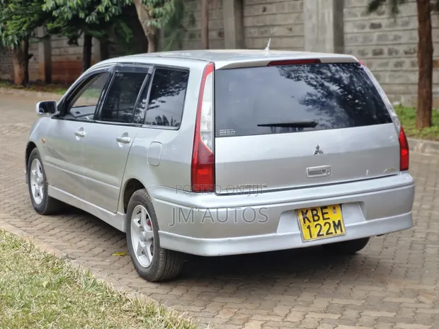 Mitsubishi Lancer 2004 Silver - 1