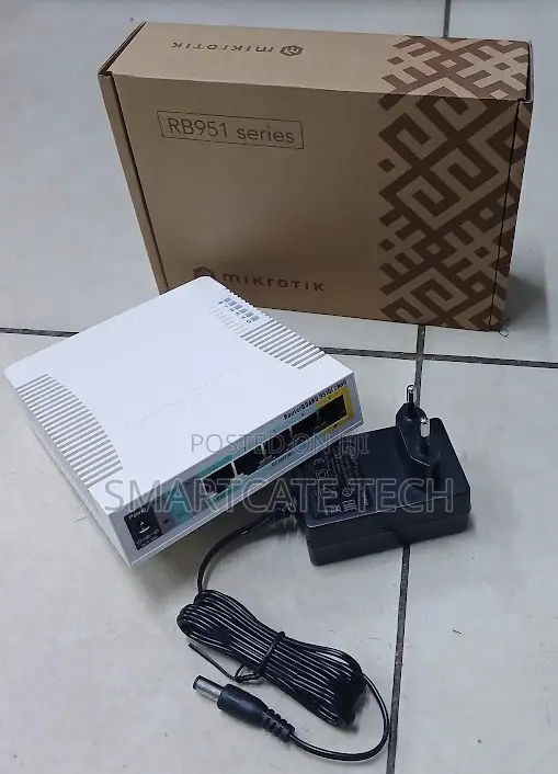 MikroTik RB951Ui-2HnD Wireless Router - 1