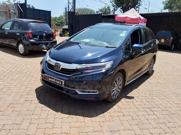 Honda Shuttle 2019 Nyeusi - 1