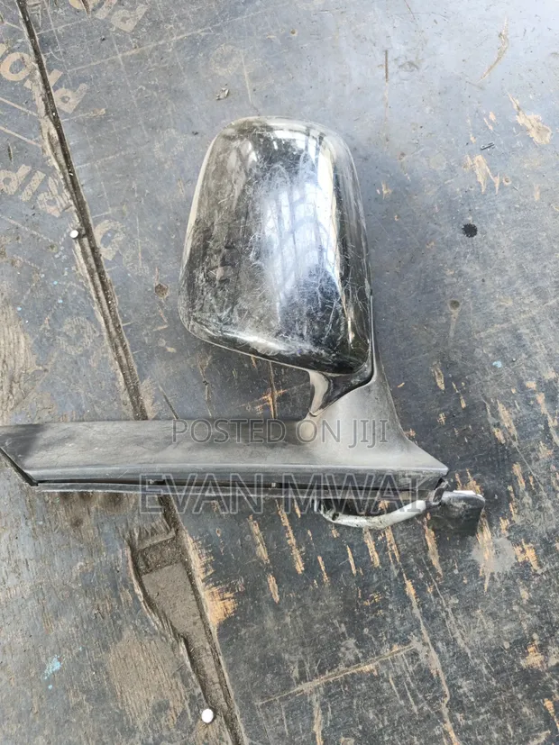 Toyota Isis 2005 Side Mirror (Used) - 1