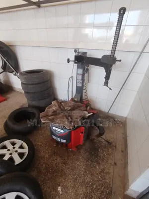 Sunshine STC-768 Tyre Changer with Bead Breaker