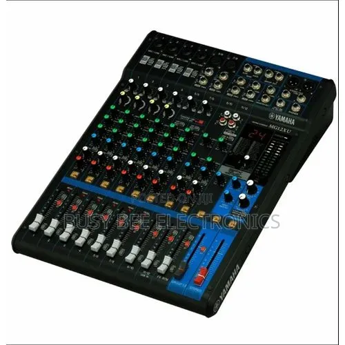 Yamaha MG12XU 12-Channel Mixer - 1