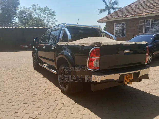 Toyota Hilux 3.0 D-4D 4x4 2015 - 1