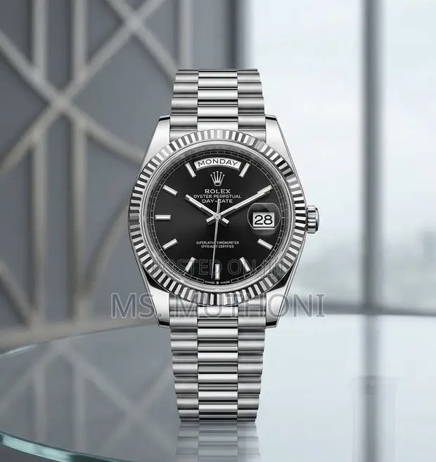 Rolex Day-Date Silver Watch yenye Black Dial - 1