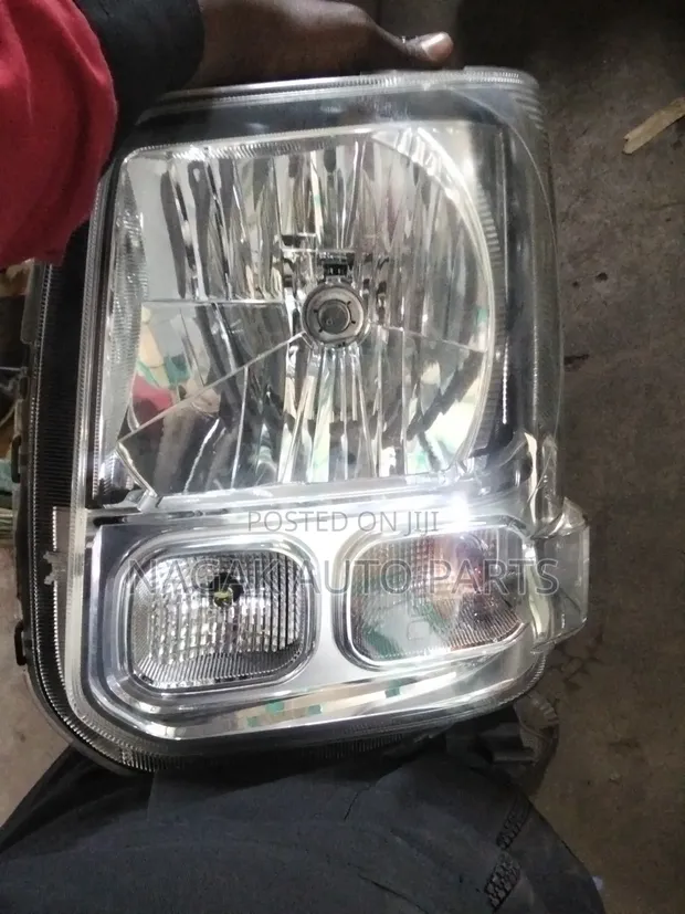 Suzuki Every 2015 Headlight (Non-Xenon) - 1
