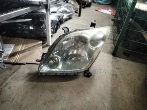 Toyota IST Headlight 2005 Xenon Type