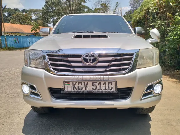 Toyota Hilux Double Cab 2013 - 1
