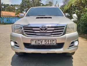 Toyota Hilux Double Cab 2013