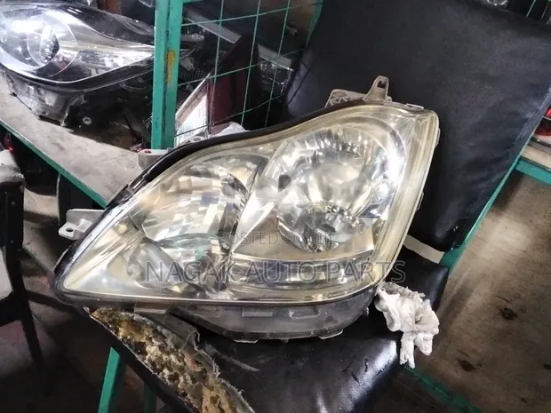Toyota Crown 2008 Xenon Headlight - 1