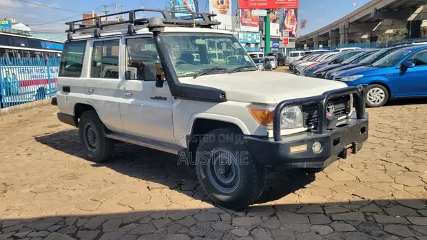 Toyota Land Cruiser HardTop 2016 - 1