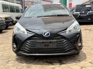 Toyota Vitz Hybrid 2019 Nyeusi