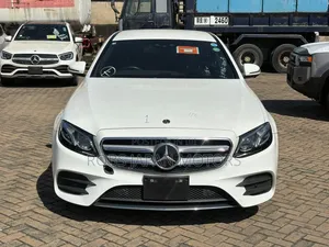 Mercedes-Benz E200 2019 Off White