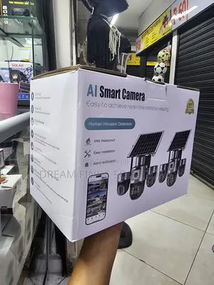 Kamera ya Akili ya Solar 4G ya HD yenye Lenzi Tatu