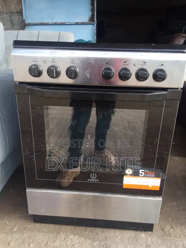 Indesit Vitro Ceramic Cooker 60x60cm - 1