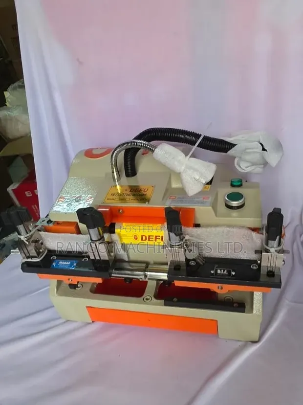 Heavy Duty Key Cutting Machine - 1