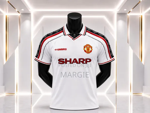 Sharp Manchester United Old School White Sweatshirt - 1
