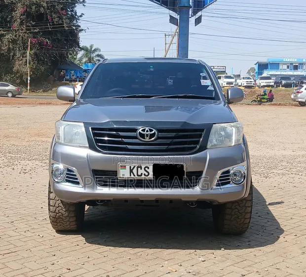 Toyota Hilux 2013 Double Cabin - 1