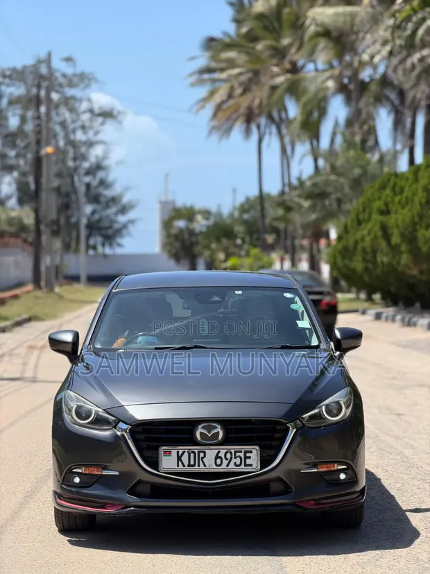 Mazda Axela 2017 Gray - 1